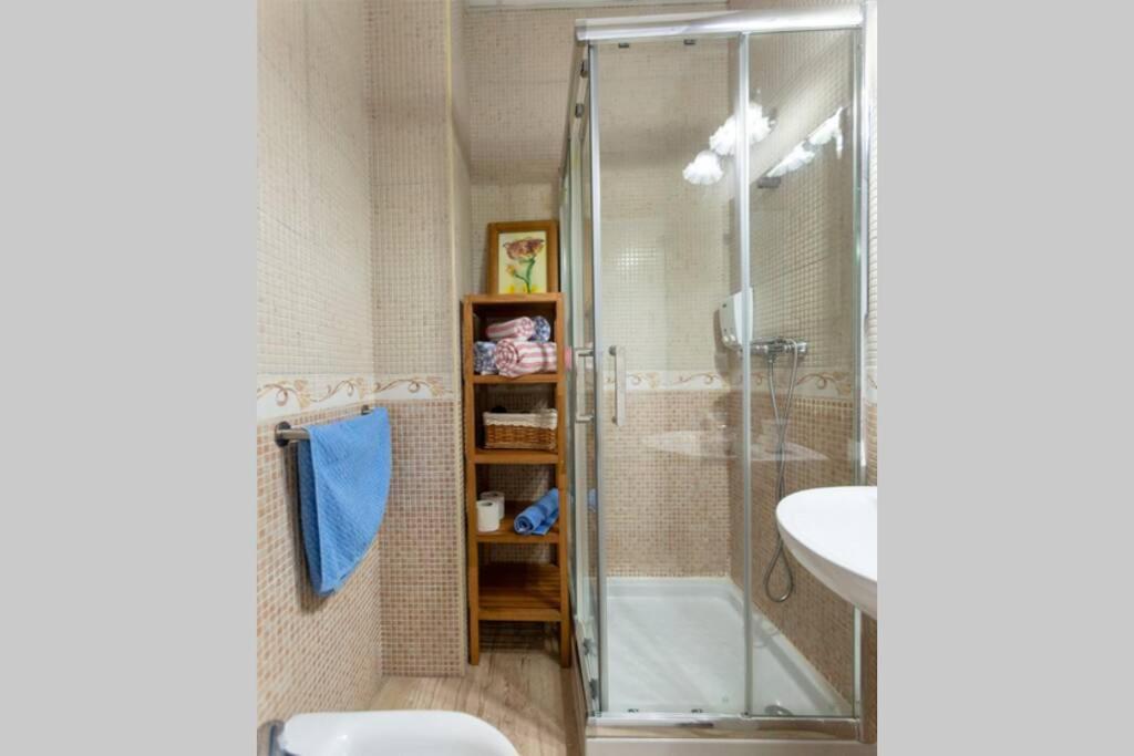 Cheap & Chic In The Center Of Sevilla Bagian luar foto