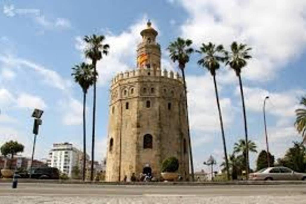 Cheap & Chic In The Center Of Sevilla Bagian luar foto