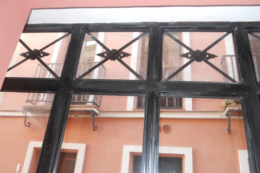 Cheap & Chic In The Center Of Sevilla Bagian luar foto