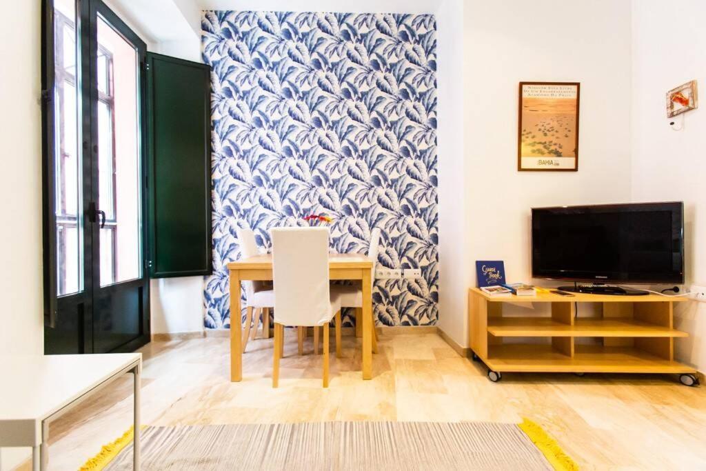 Cheap & Chic In The Center Of Sevilla Bagian luar foto