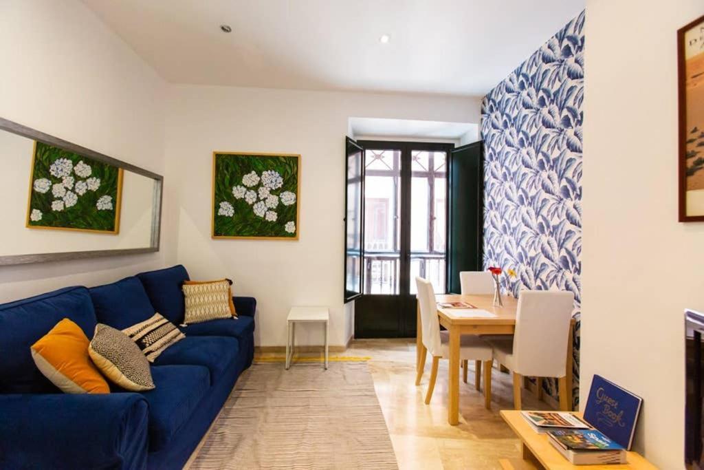 Cheap & Chic In The Center Of Sevilla Bagian luar foto